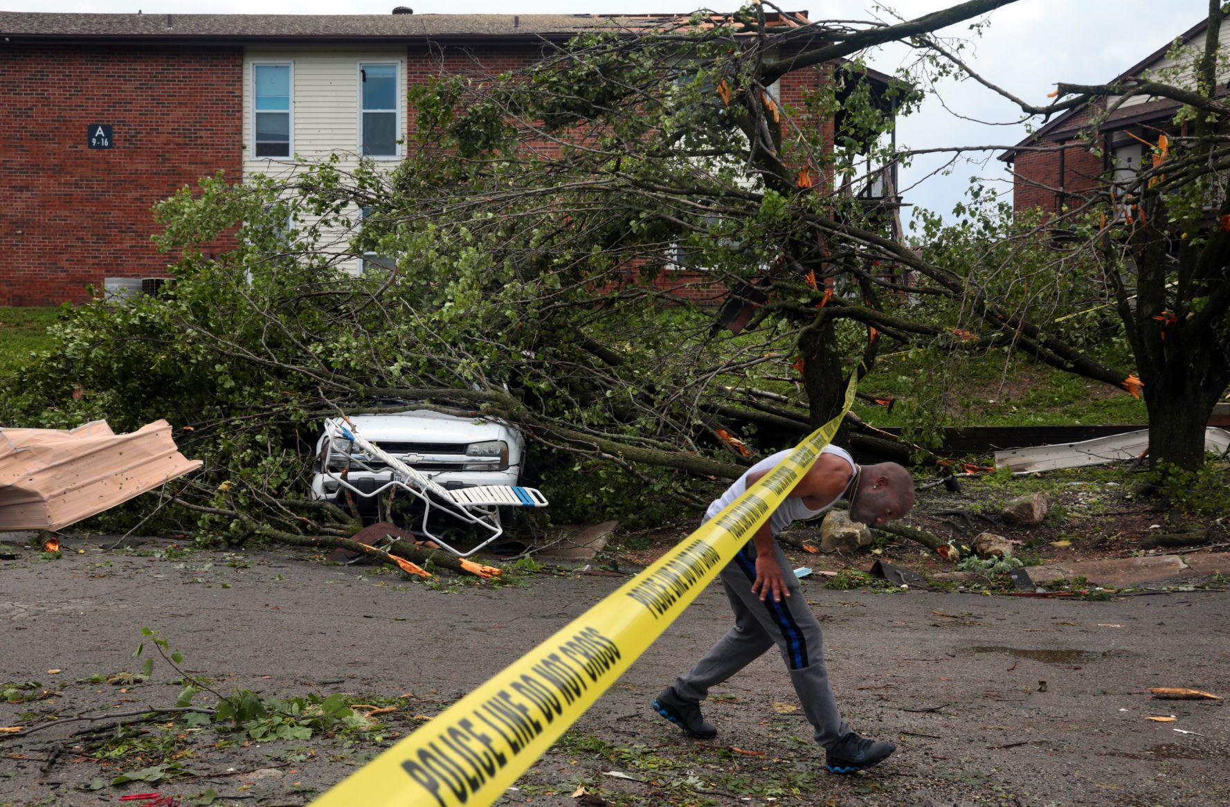Tornado rips through Jefferson City